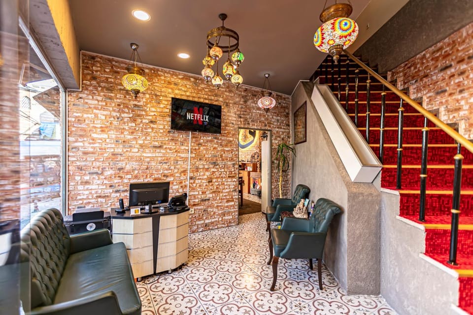 Restaurant/places to eat, Lobby or reception