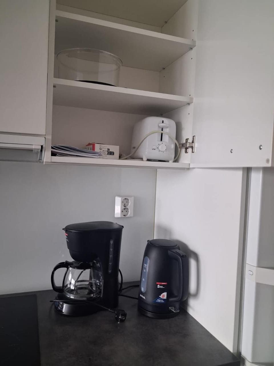 Coffee/tea facilities, Kitchen or kitchenette