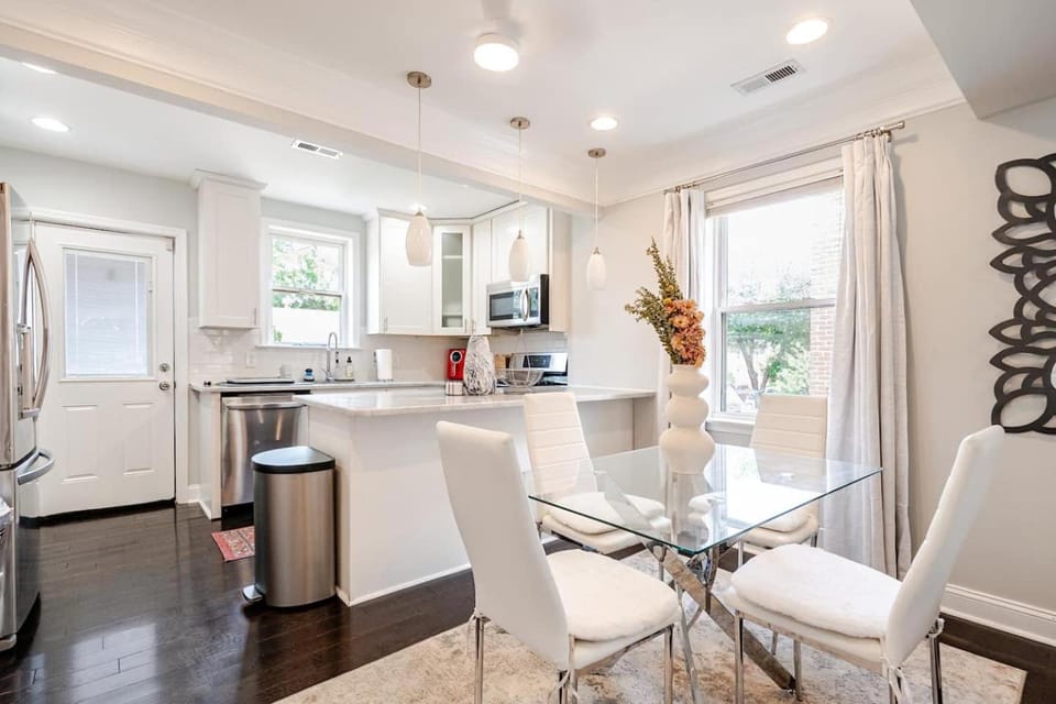Entire DC Home Private Suite Near Metro House in District of Columbia