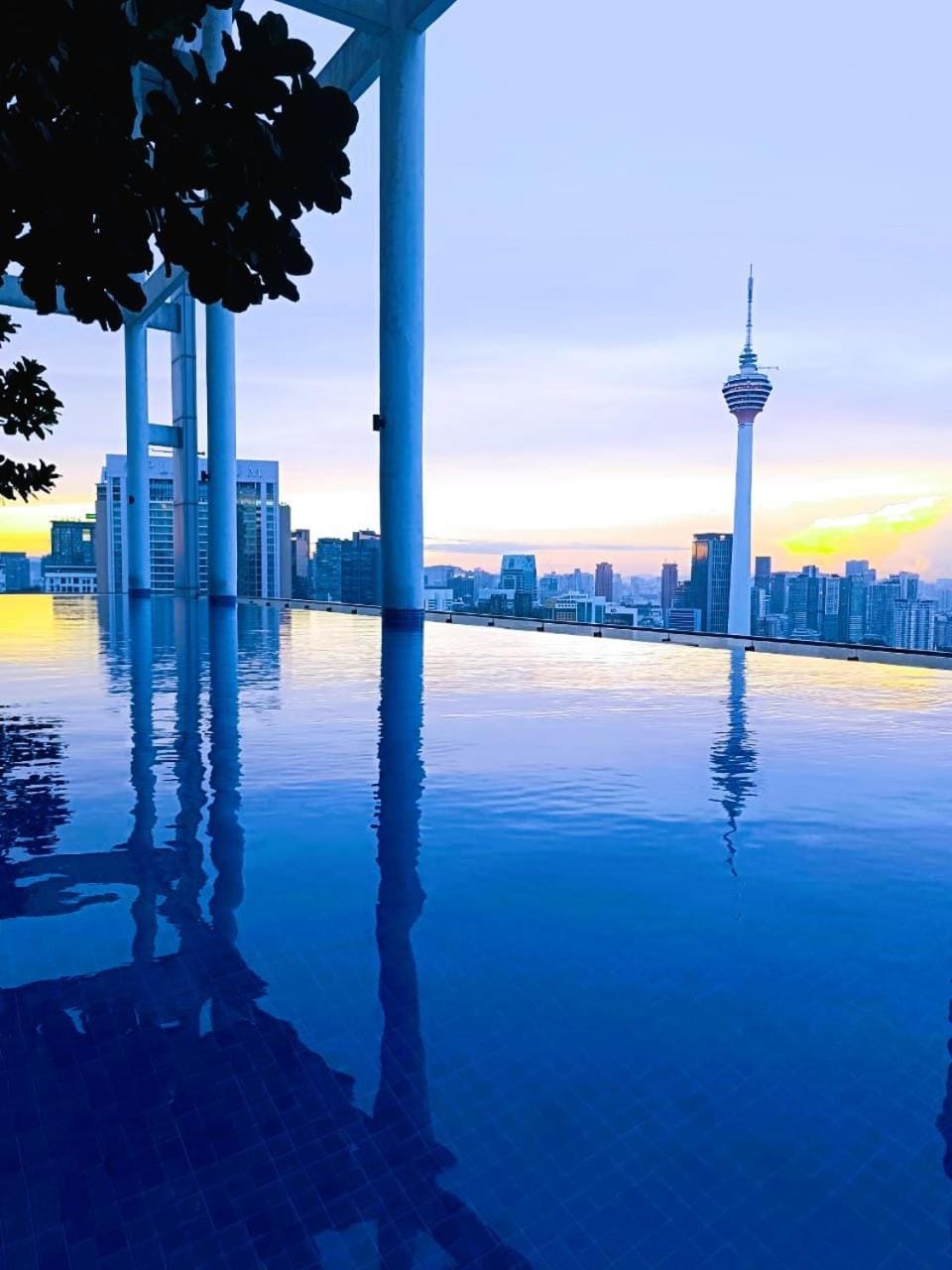 Property building, Day, City view, Pool view, Swimming pool
