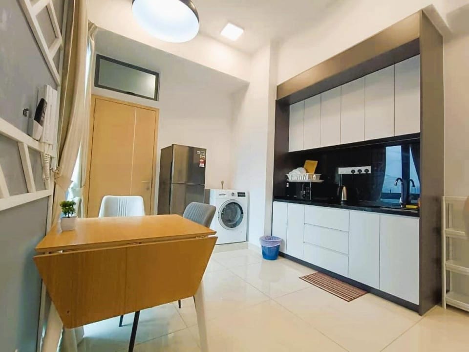 TV and multimedia, Kitchen or kitchenette, Living room, Seating area, Dining area, oven, washing machine, dryer, air conditioner
