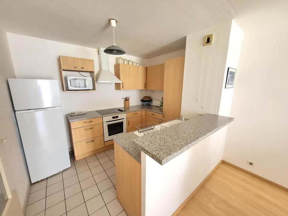 T2 avec Balcon, Parking Privé, à 800m de la Plage et 500m des Commerces - Les Sables d'Olonne - FR-1-92-699 Apartment in Château-d'Olonne