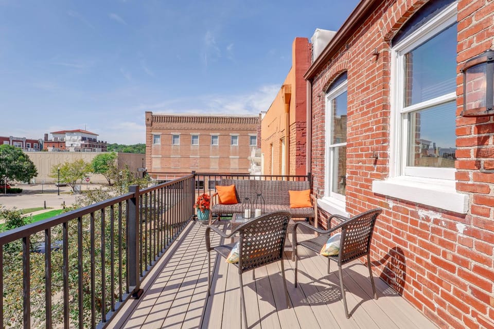 'The Rickhouse' Overlooking Broadway Ave House in Missouri