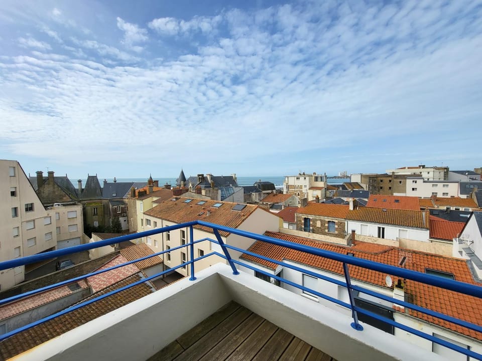 T2 Mezzanine proche plage avec balcon - Les Sables-d'Olonne - FR-1-92-571 Apartment in Les Sables-d'Olonne