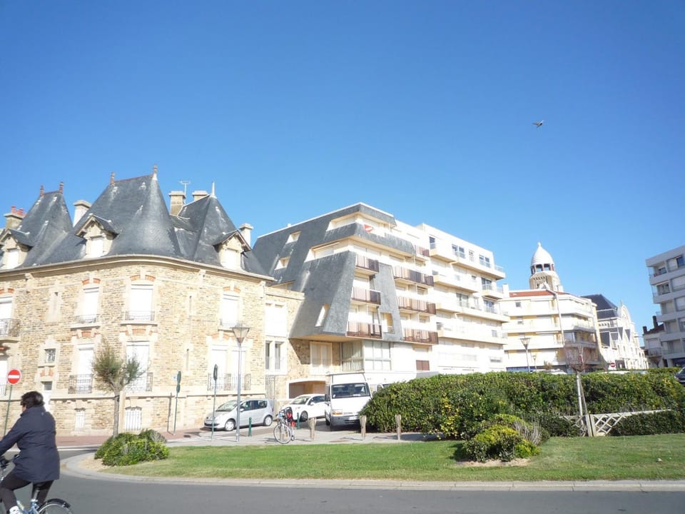 T2 Mezzanine proche plage avec balcon - Les Sables-d'Olonne - FR-1-92-571 Apartment in Les Sables-d'Olonne