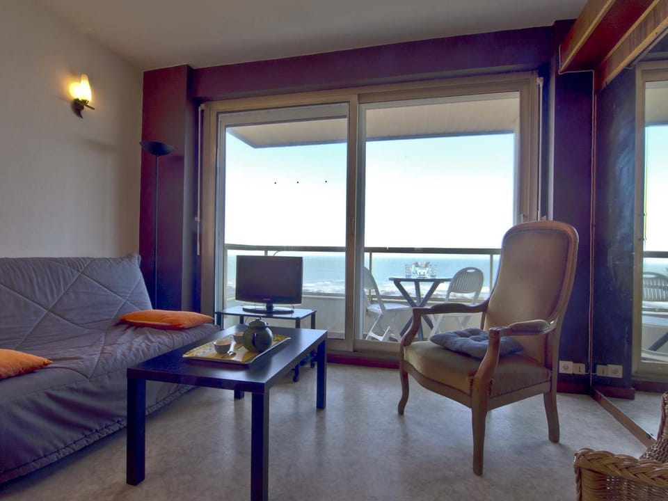 Appartement avec Balcon - Plage à 150m, Parking - FR-1-92-639 Apartment in Château-d'Olonne