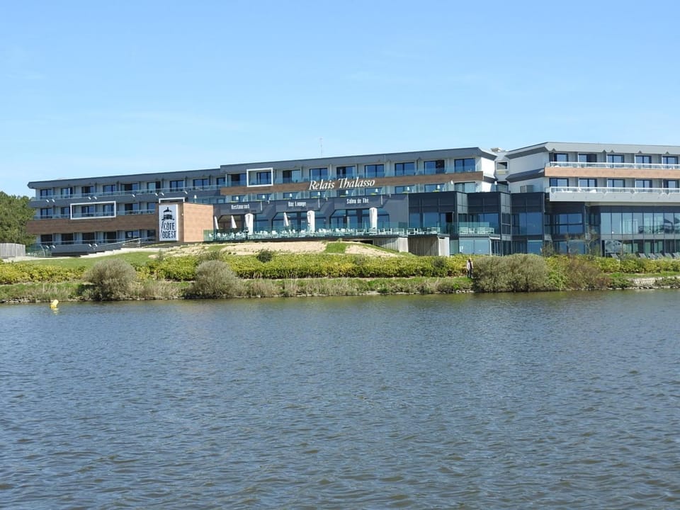 Appartement 2 Chambres Face Mer - Parking, Animaux Ok - FR-1-92-625 Apartment in Château-d'Olonne