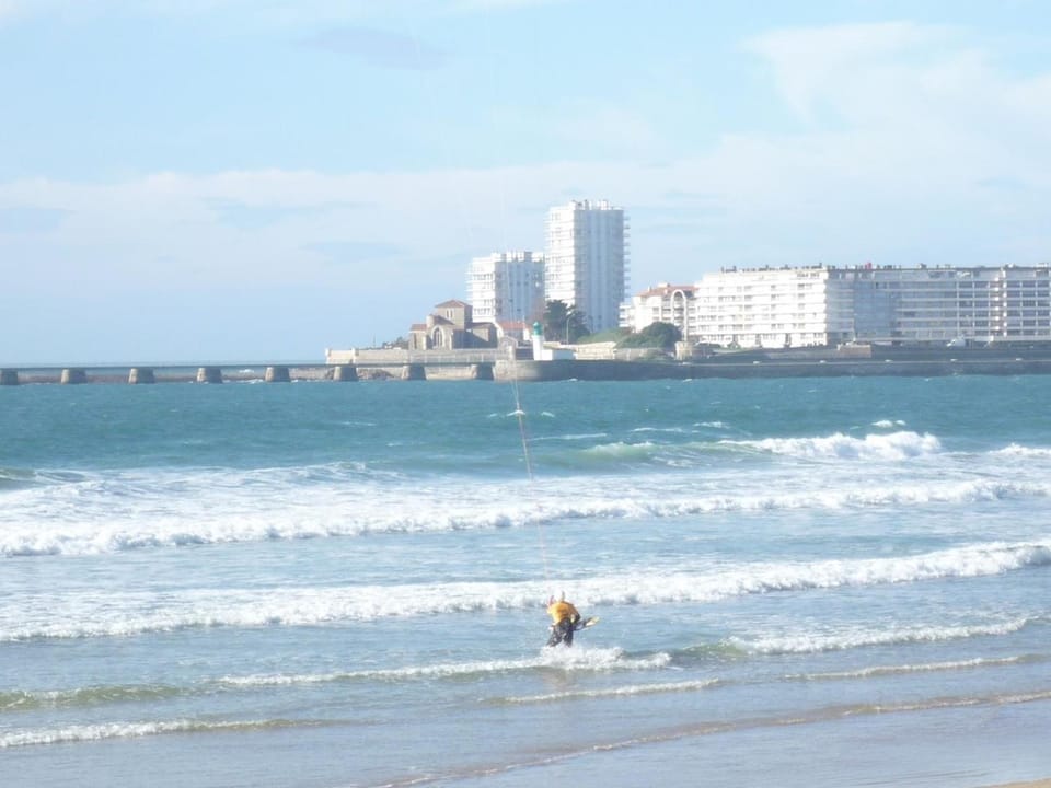 Appartement T3 avec terrasse et garage à 300 m de la plage, quartier Arago - FR-1-92-582 Apartment in Château-d'Olonne
