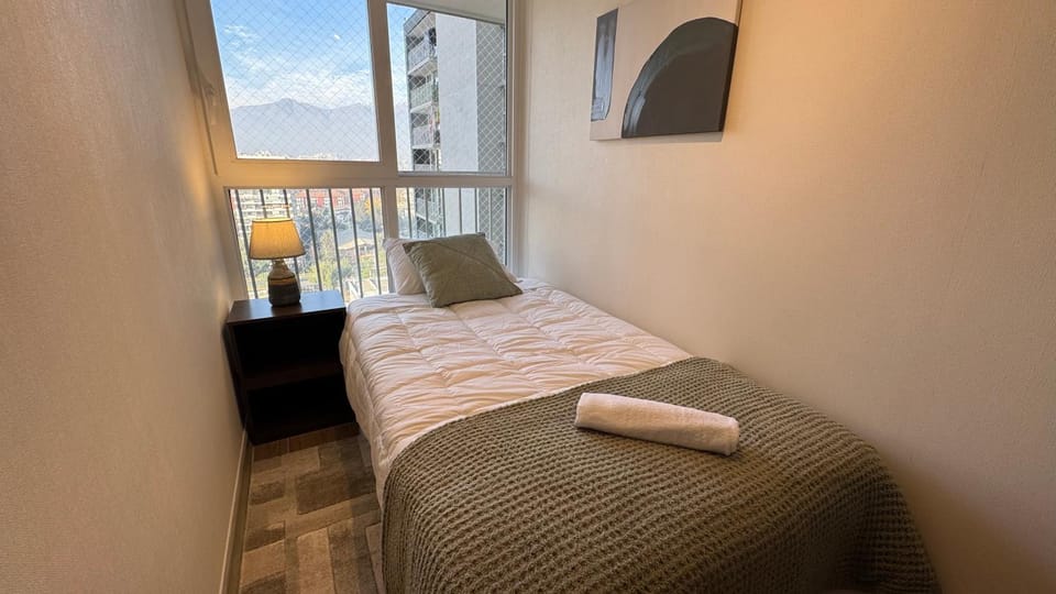 Departamento equipado a pasos del metro ñuble con Wifi Apartment in Santiago
