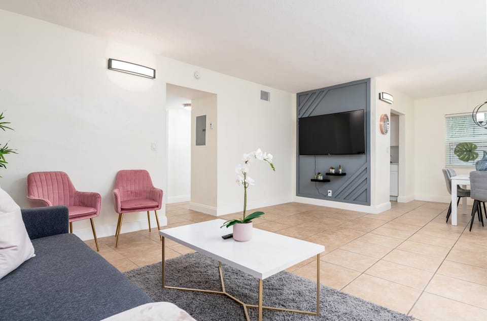 Living room, Dining area