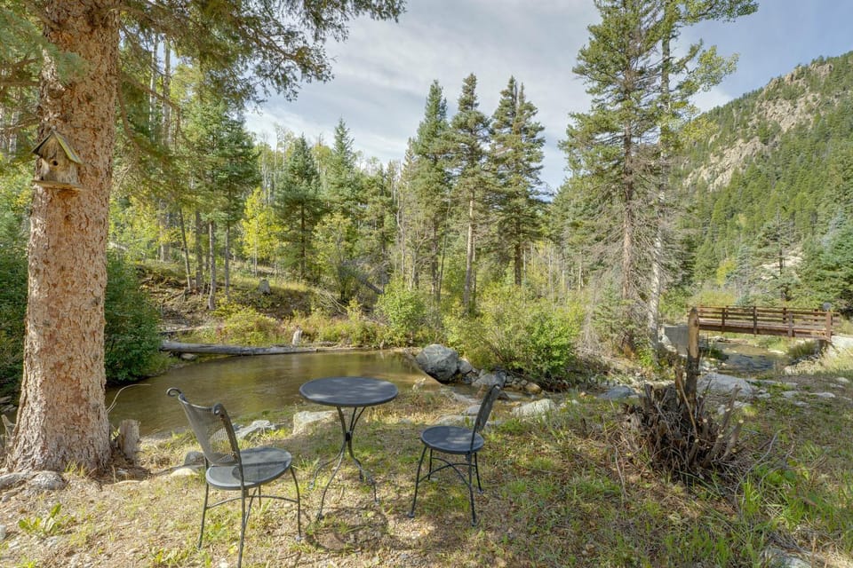 Mtn-View Taos Ski Valley Condo: 2 Mi to Slopes! Apartment in Taos Ski Valley