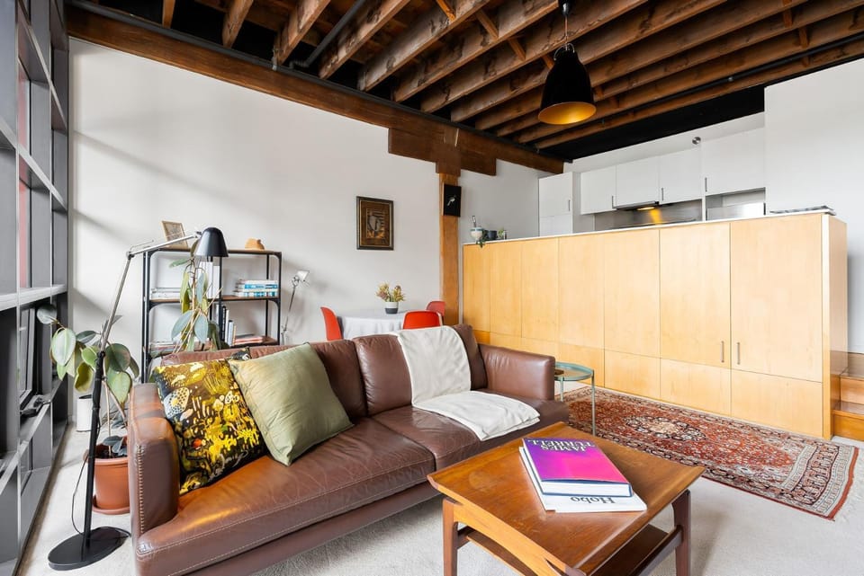 TV and multimedia, Kitchen or kitchenette, Living room, Seating area