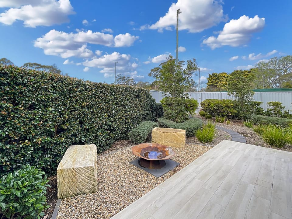 Coastal Pool 3-Bed Townhouse Near Broulee Beach House in Broulee