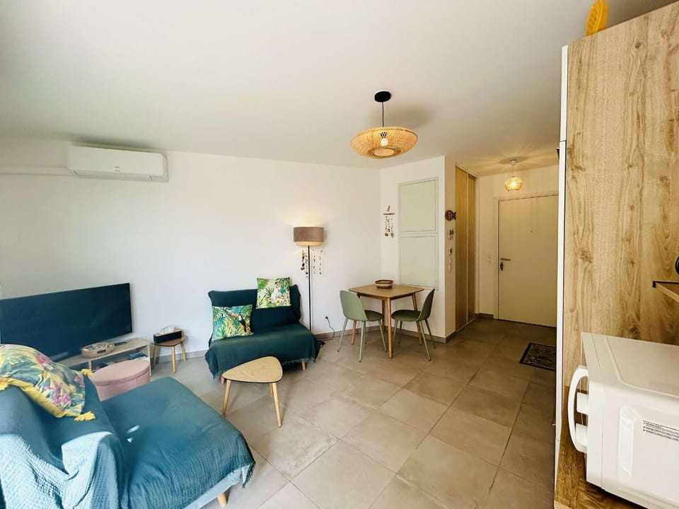 Appartement climatisé avec terrasse - 2 pers. Apartment in Balaruc-les-Bains