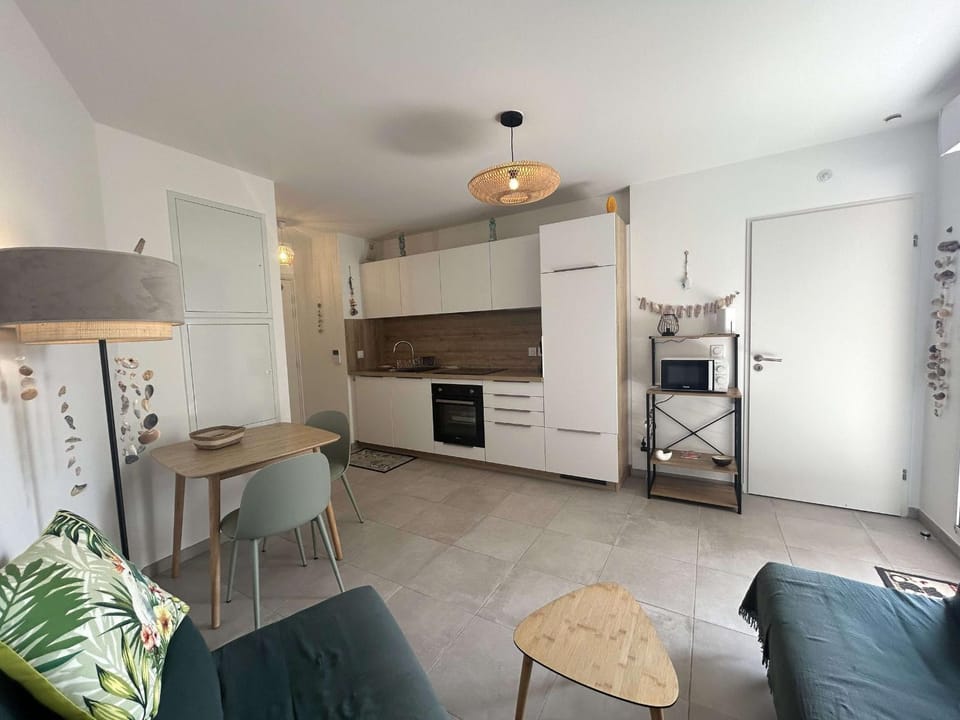 Appartement climatisé avec terrasse - 2 pers. Apartment in Balaruc-les-Bains