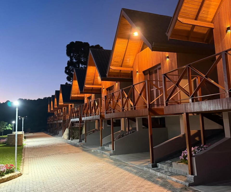 Facade/entrance, Night