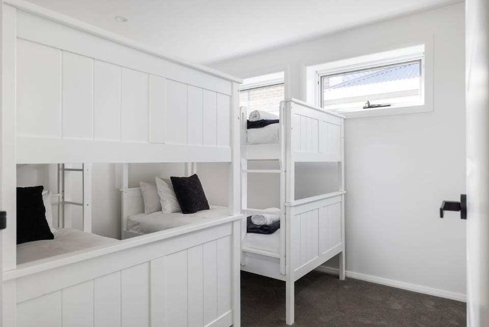 Bed, bunk bed