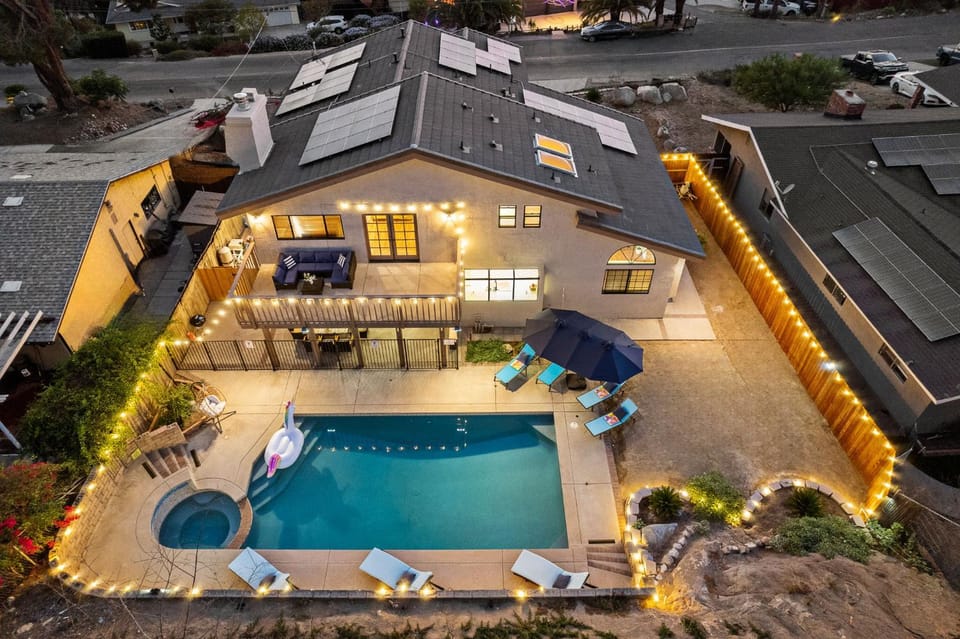 Entire Private House with 7 Beds, Pool, Hot Tub, Garage, Gated Yard, Arcade, Available Now House in El Cajon