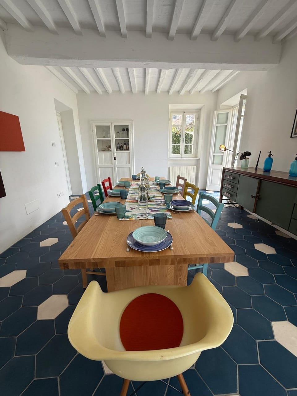 Seating area, Dining area