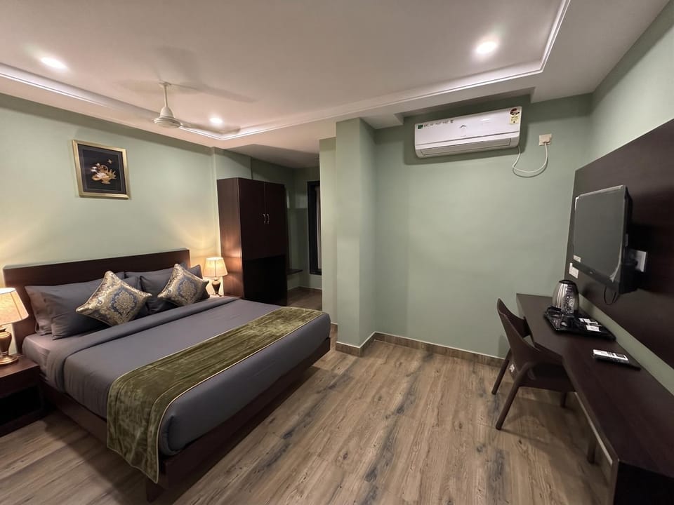 Bed, Bedroom