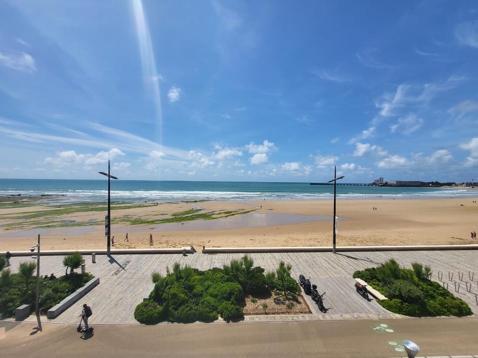Appartement cocooning face mer aux Sables d'Olonne avec accès direct plage - FR-1-92-606 Apartment in Les Sables-d'Olonne