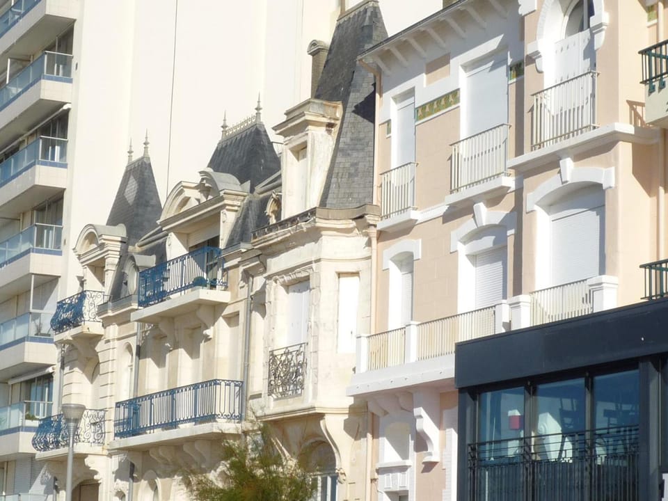 Appartement cocooning face mer aux Sables d'Olonne avec accès direct plage - FR-1-92-606 Apartment in Les Sables-d'Olonne