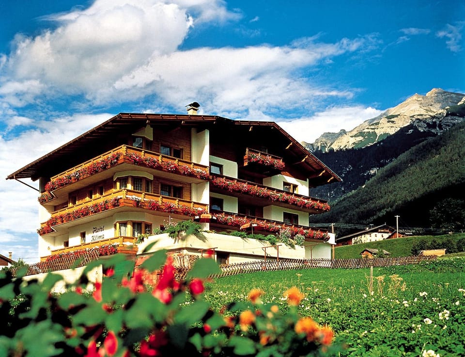 Property building, Day, Natural landscape, Mountain view