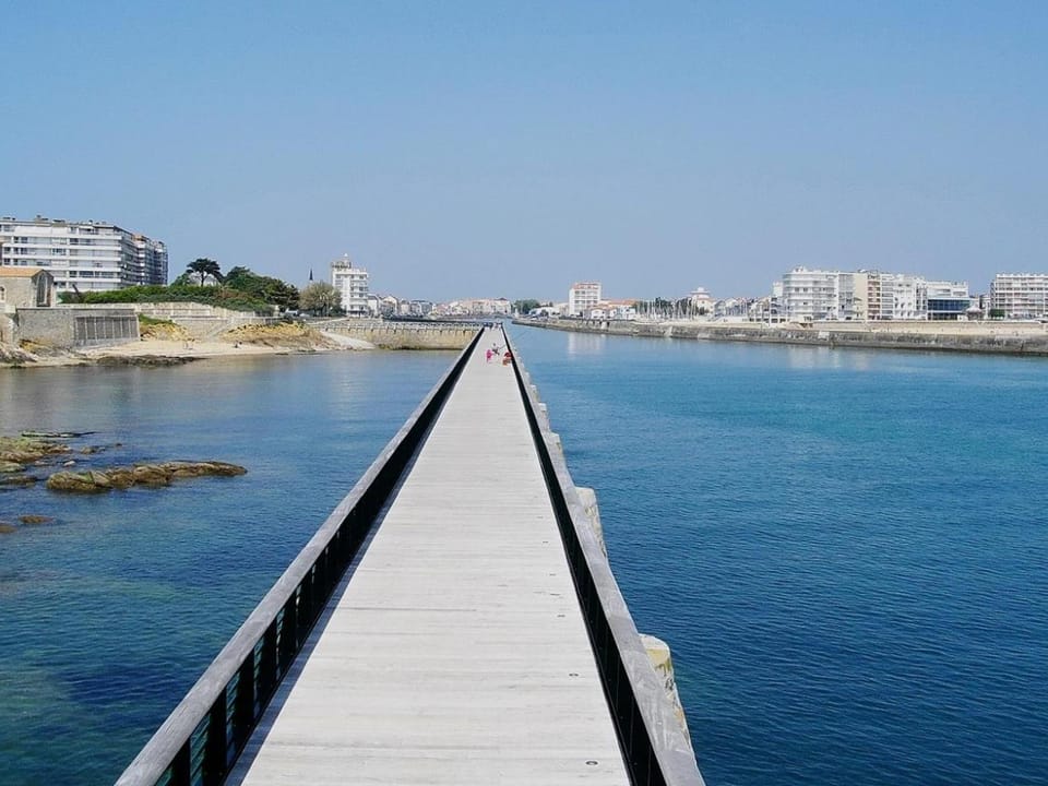 Studio charmant proche plage, chenal, et commerce, bien équipé au cœur des Sables d'Olonne - FR-1-92-597 Apartment in Les Sables-d'Olonne
