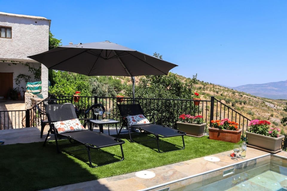 Property building, Balcony/Terrace, Living room