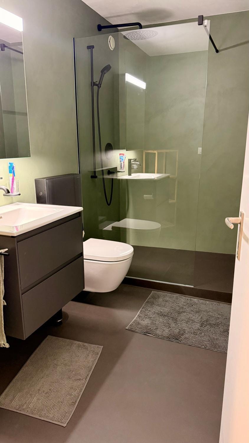 Shower, Toilet, Bathroom