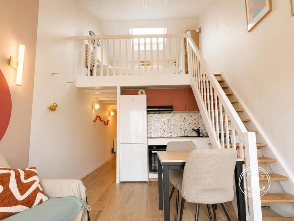 Dining area, kitchen