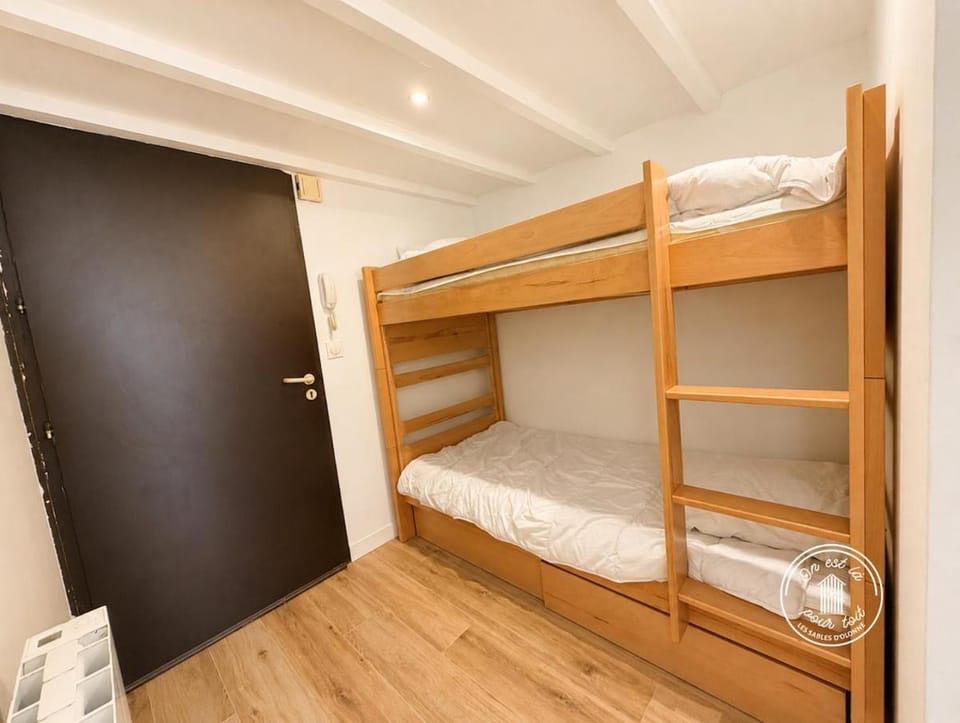bunk bed