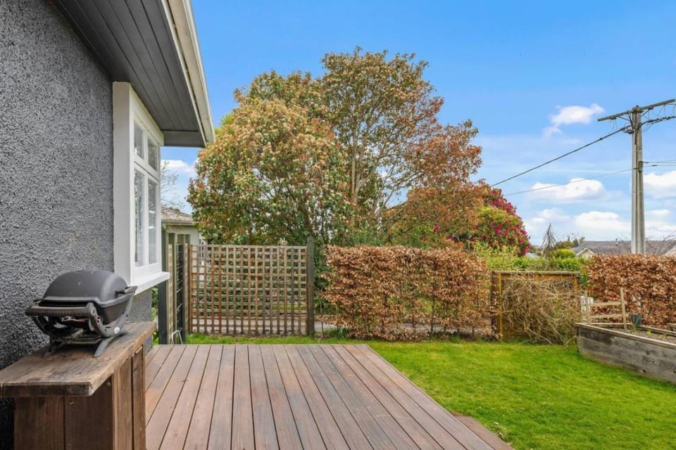 Property building, Garden, Garden view