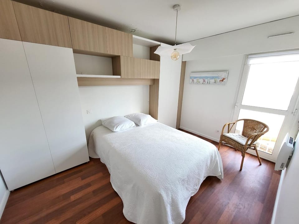 Appartement 3 pièces avec loggia aux Sables d'Olonne - FR-1-92-640 Apartment in Les Sables-d'Olonne