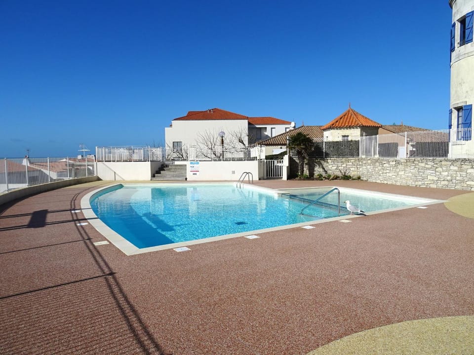 Appartement T3 avec Piscine à 200m de la Côte Sauvage et Proche Plages - Les Sables-d'Olonne - FR-1-92-602 Apartment in Les Sables-d'Olonne