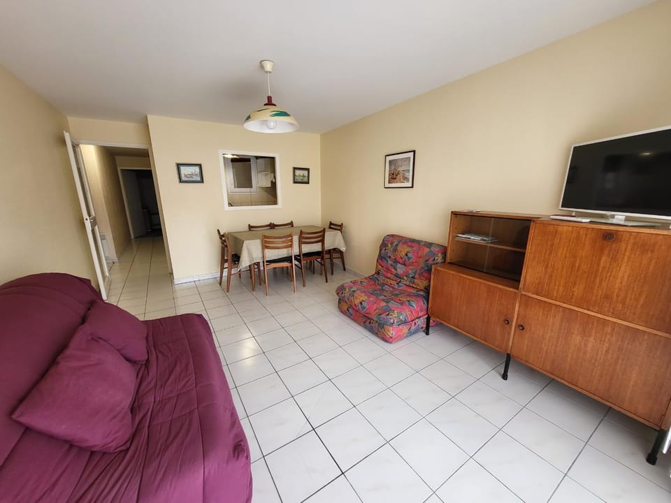 Charmant T2 avec Garage, Balcon Sud, à 250m Plage et 350m Marché Arago - FR-1-92-575 Apartment in Château-d'Olonne