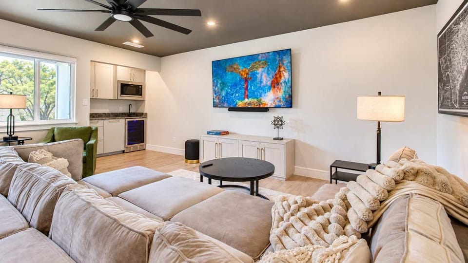 Game Room, TV and multimedia