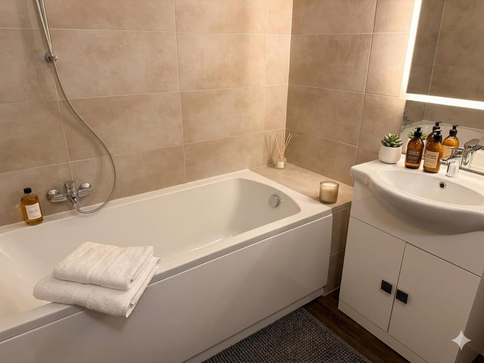 1BR, central, Prater, Schwedenplatz Apartment in Vienna