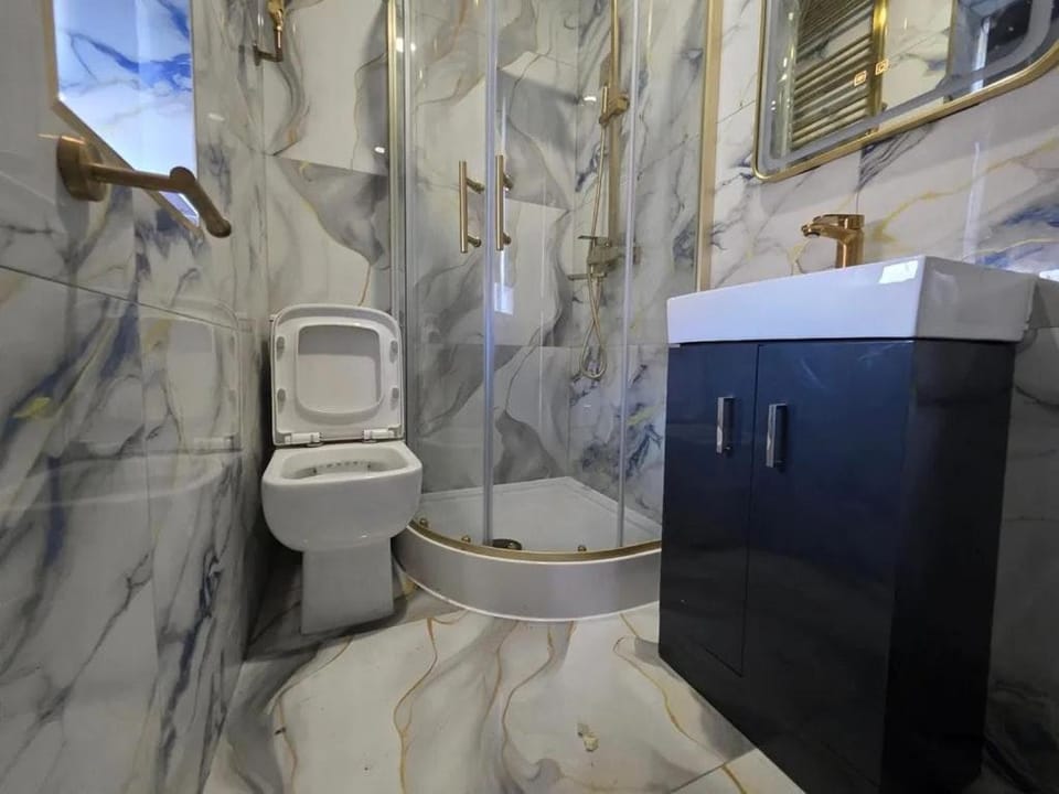 Shower, Toilet, Bathroom