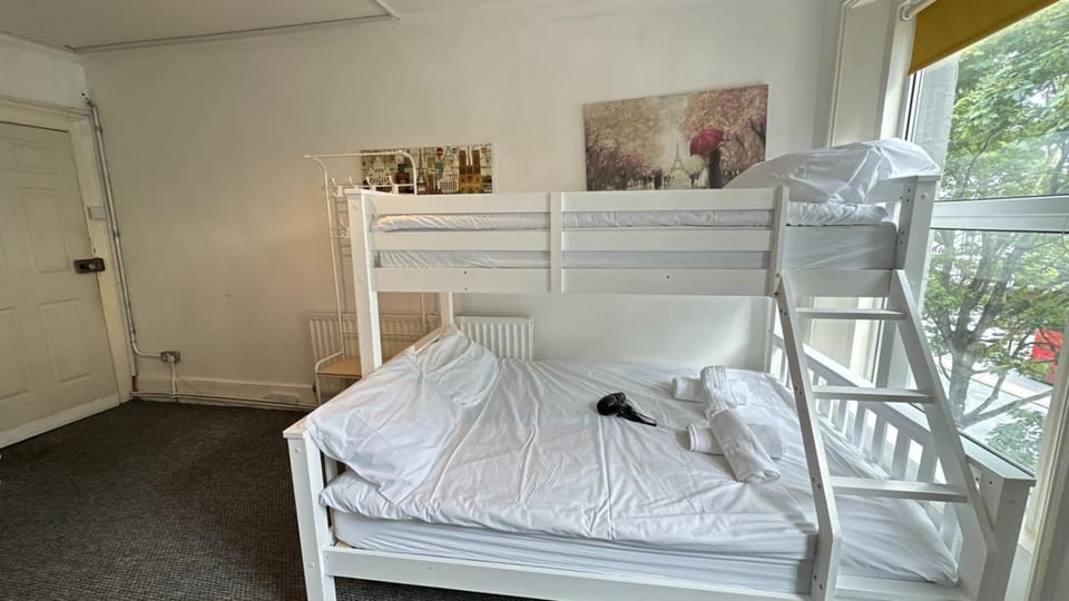 Angel Central Studios, 2 Min to Angel Tube, Central London Apartment in London Borough of Islington
