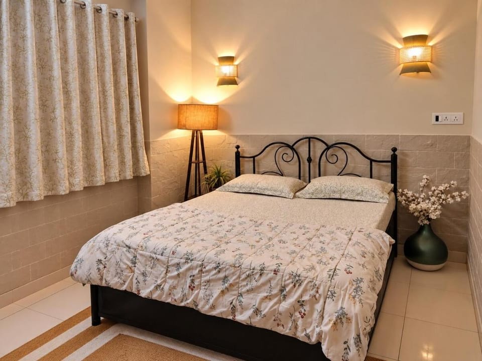 Tittle Hut Apartment in Mumbai