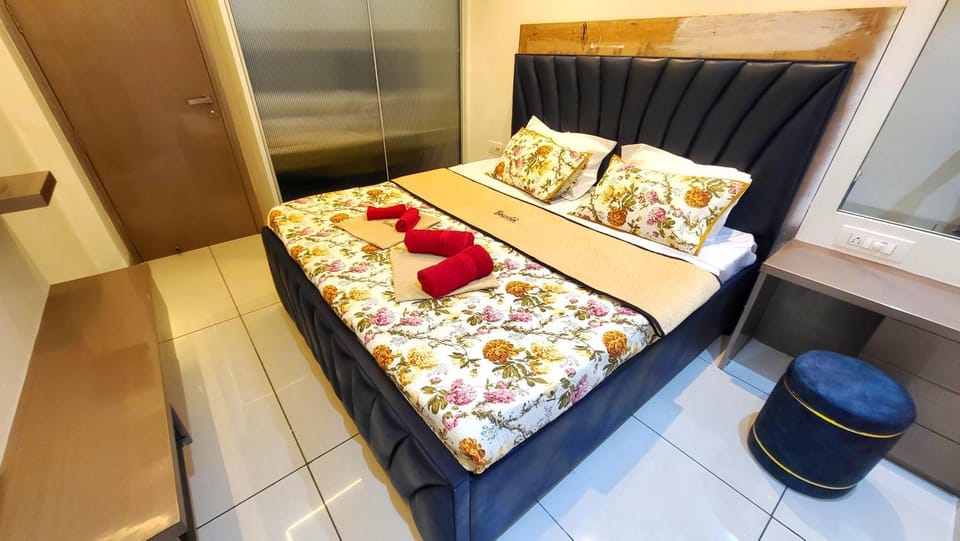 VacationBuddy Statement Home In Shalimar Bagh Apartment in Delhi