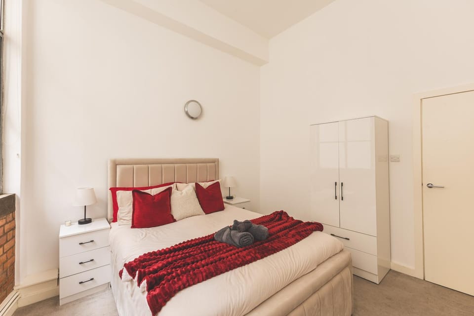 Spacious 1-Bed Hoxton Near Shoreditch & Angel Apartment in London Borough of Islington