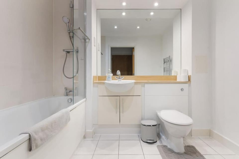 Modern Flat with Balcony Dalston Square Apartment in London Borough of Hackney