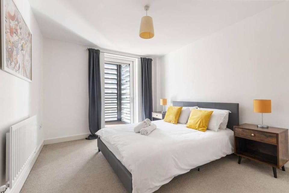 Modern Flat with Balcony Dalston Square Apartment in London Borough of Hackney