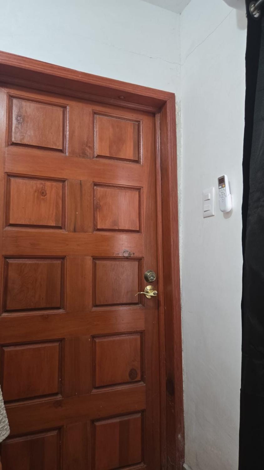 Cuarto con clima, baño, Tv, Internet, ventana, Cama Matrimonial, privado EC11 Apartment in State of San Luis Potosi