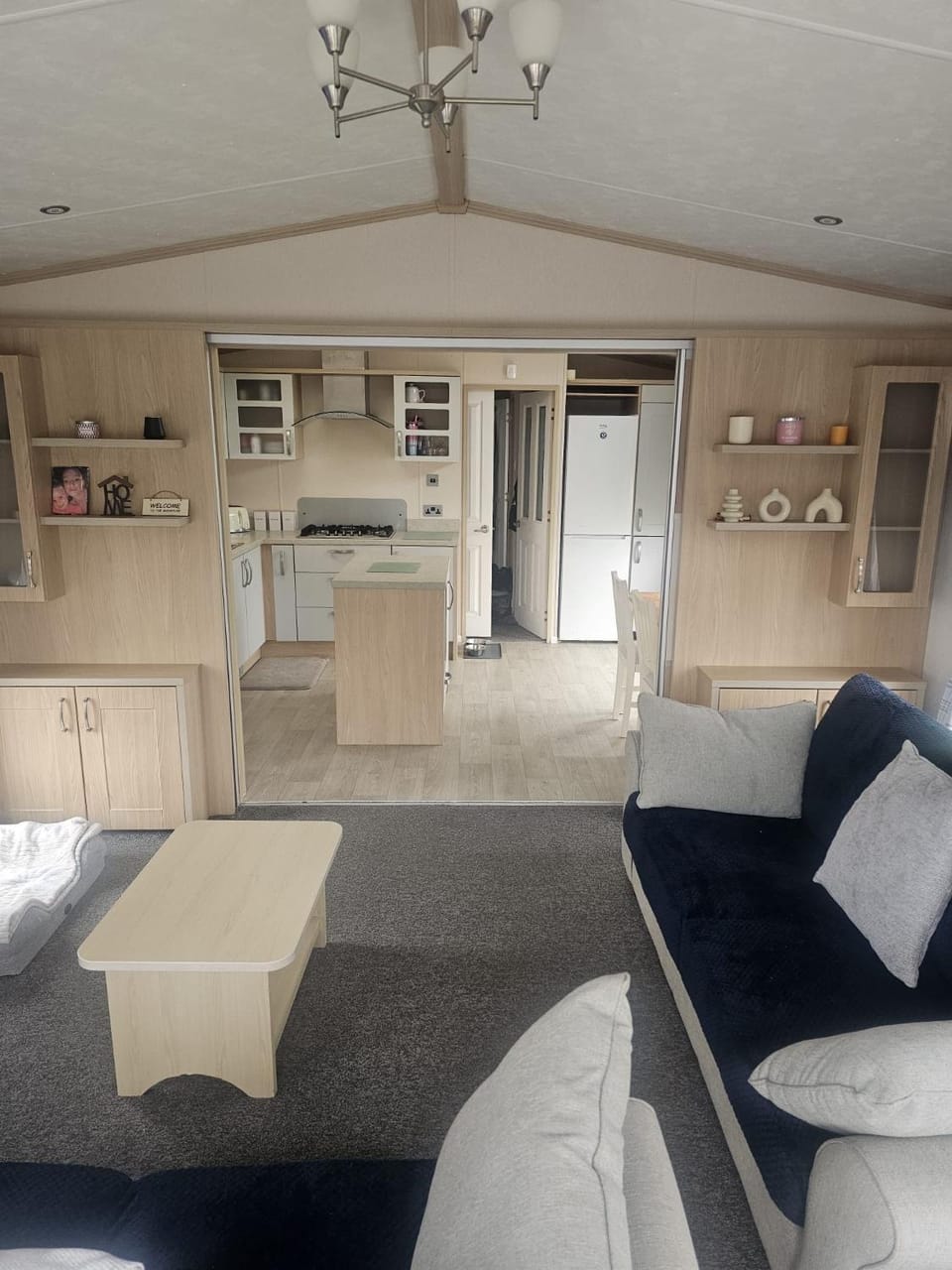 Kitchen or kitchenette, Living room, Seating area, Dining area, oven, pet friendly, stove