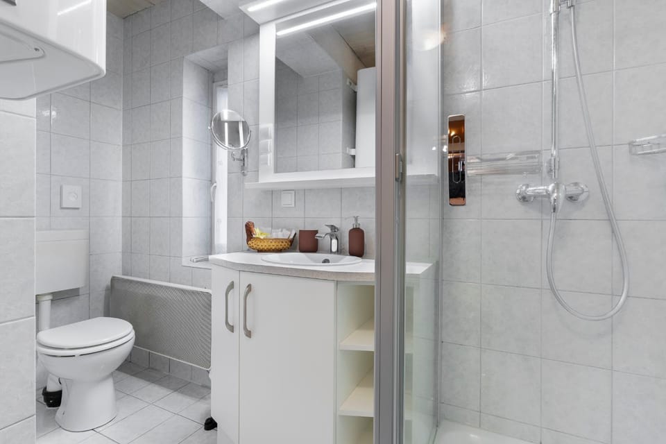 Shower, Toilet, Bathroom