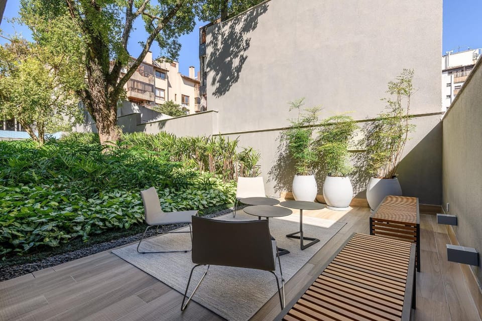 Lucas by YOO | Design, lazer e localização Apartment in Porto Alegre