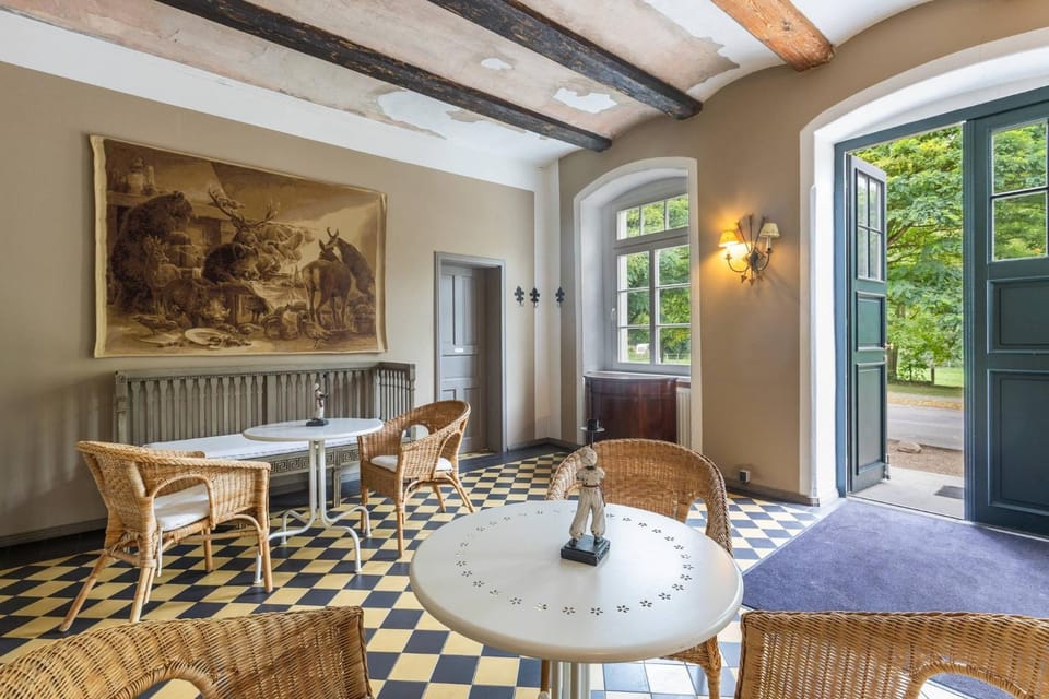 Property building, Living room